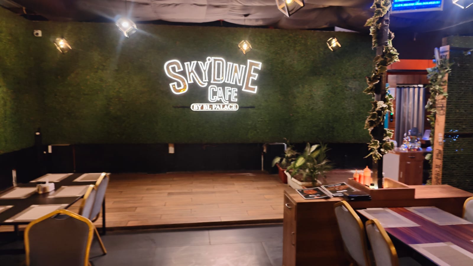 Sky Dine Cafe